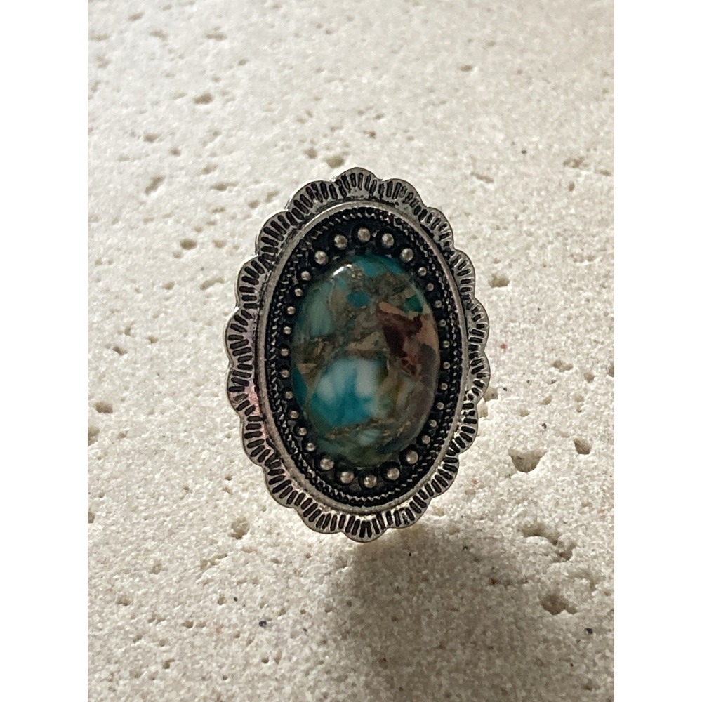 Southwestern Faux Turquoise Ring Size 7 Silver Tone Scalloped Oval Statement
